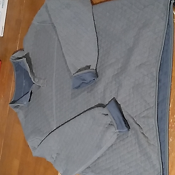 Ying/Yang Pullover